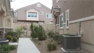 Photo #1: 2405718 Listing 