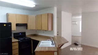 Photo #3: 2405736 Listing 