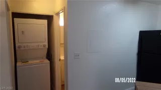 Photo #5: 2405736 Listing 