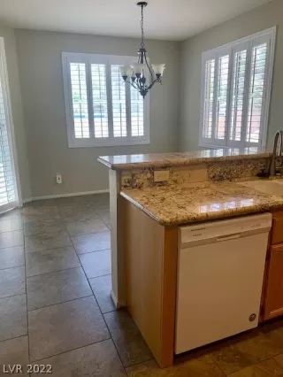 Photo #4: 2405790 Listing 