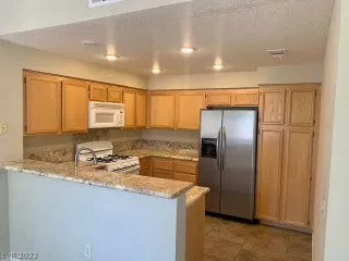 Photo #5: 2405790 Listing 