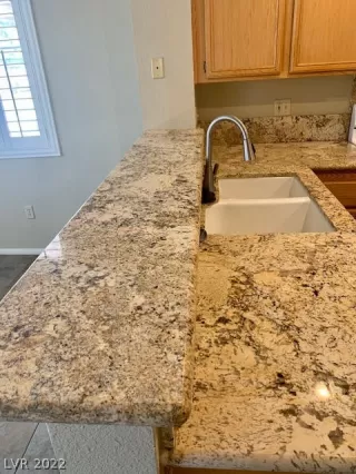 Photo #6: 2405790 Listing 