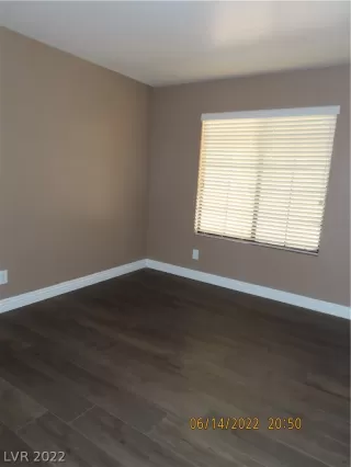 Photo #6: 2405796 Listing 