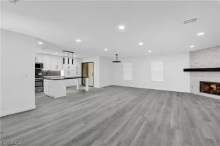 Photo #1: 2405810 Listing