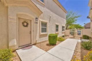 Photo #2: 2405816 Listing