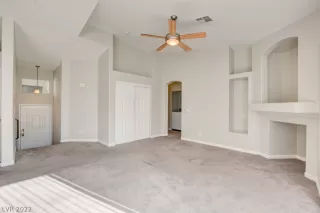 Photo #4: 2405817 Listing 