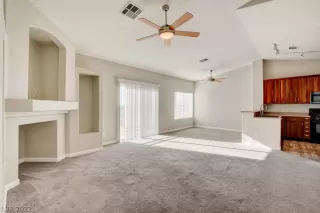 Photo #5: 2405817 Listing 