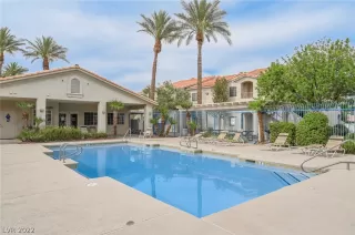 Photo #1: 2405844 Listing 