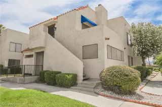 Photo #4: 2405866 Listing