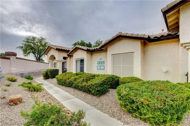 MLS: 2405881 Condo For Sale