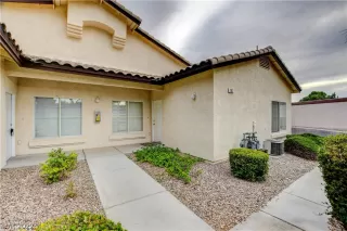 Photo #1: 2405881 Listing 