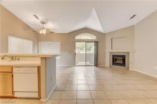 Photo #3: 2405881 Listing 
