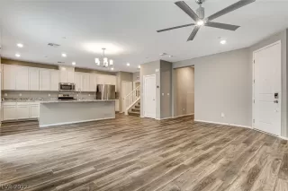 Photo #1: 2405886 Listing