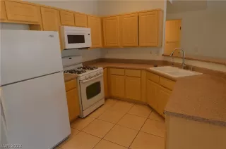 Photo #1: 2405915 Listing 