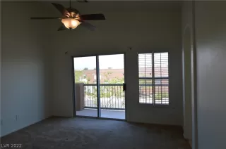 Photo #4: 2405915 Listing 