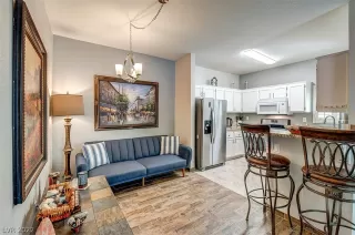 Photo #2: 2405917 Listing