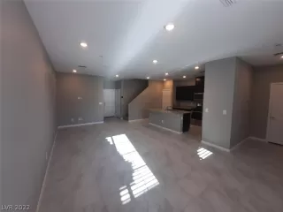 Photo #3: 2405922 Listing 