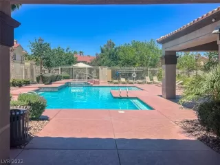 Photo #3: 2405947 Listing 