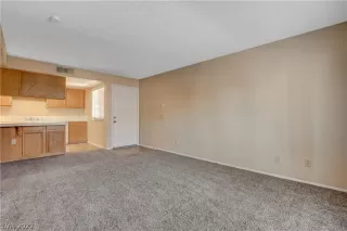 Photo #5: 2405972 Listing 