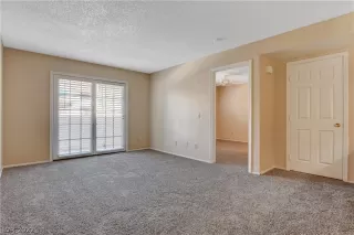 Photo #6: 2405972 Listing 