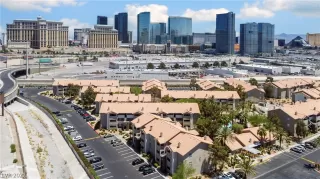 Photo #2: 2406002 Listing 