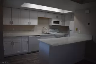 Photo #2: 2406013 Listing