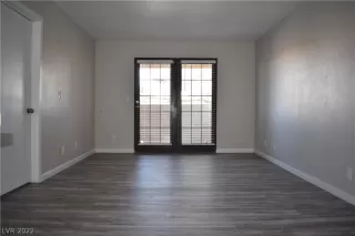 Photo #6: 2406013 Listing