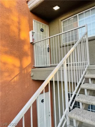 Photo #2: 2406017 Listing 