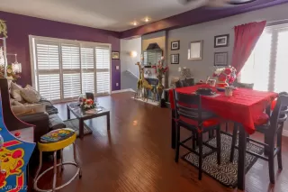 Photo #5: 2406034 Listing