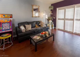 Photo #6: 2406034 Listing