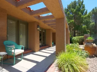 Photo #1: 2406037 Listing
