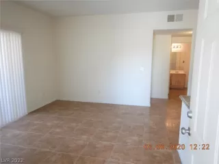 Photo #1: 2406065 Listing