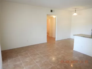 Photo #2: 2406065 Listing