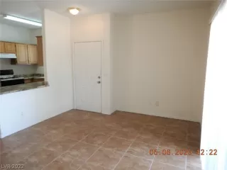 Photo #3: 2406065 Listing