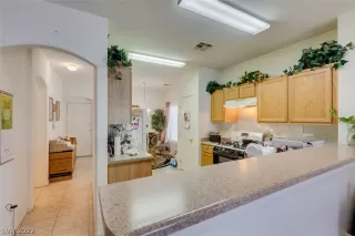 Photo #6: 2406067 Listing