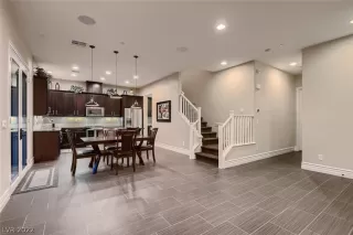 Photo #5: 2406073 Listing 