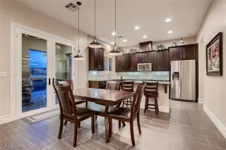 Photo #6: 2406073 Listing 