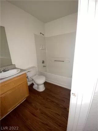 Photo #5: 2406079 Listing 