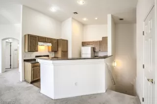 Photo #6: 2406110 Listing