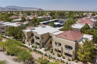 Photo #2: 2406124 Listing