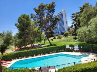 Photo #2: 2406145 Listing