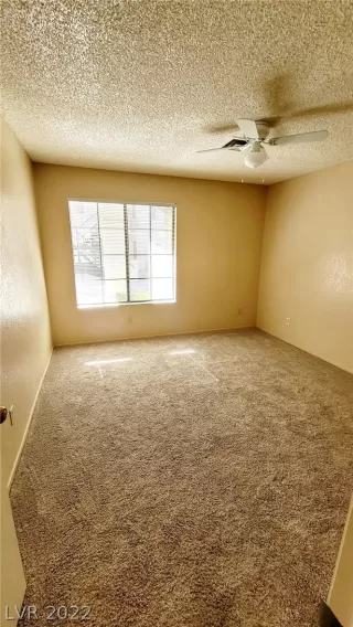 Photo #5: 2406156 Listing 