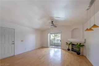 Photo #2: 2406172 Listing