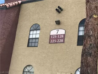 Photo #2: 2406176 Listing 