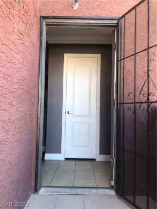 Photo #4: 2406176 Listing 