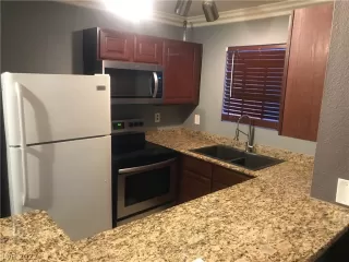 Photo #5: 2406176 Listing 