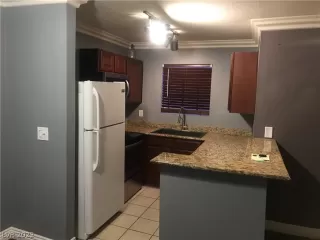 Photo #6: 2406176 Listing 