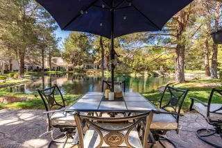 Photo #6: 2406191 Listing