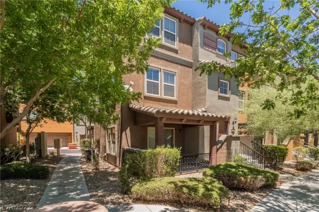 MLS: 2406208 Condo For Sale