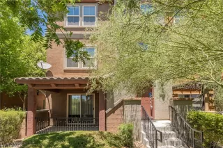 Photo #5: 2406208 Listing